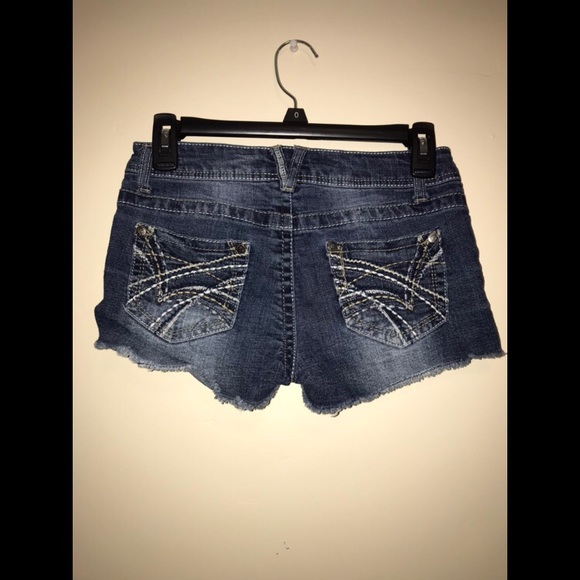 Size 1 jean shorts - Picture 2 of 2
